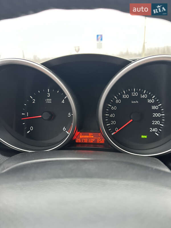 Хетчбек Mazda 3 2010 в Чернігові