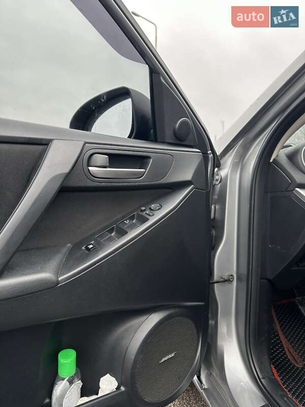 Хетчбек Mazda 3 2010 в Чернігові