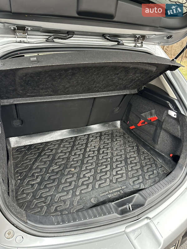 Хетчбек Mazda 3 2010 в Чернігові