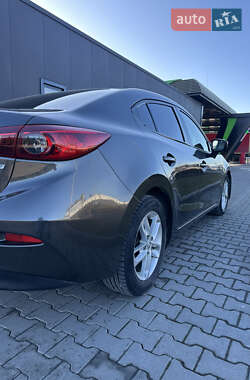 Седан Mazda 3 2015 в Тернополе