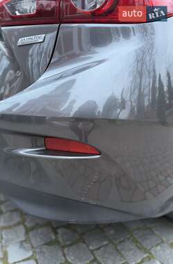 Седан Mazda 3 2017 в 