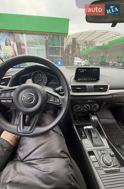 Седан Mazda 3 2017 в 