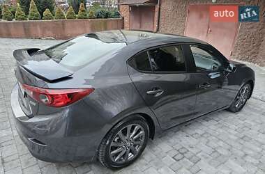 Седан Mazda 3 2016 в Львове