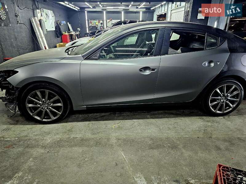 Седан Mazda 3 2017 в Днепре фото 5 Седан Mazda 3 2017 в Днепре