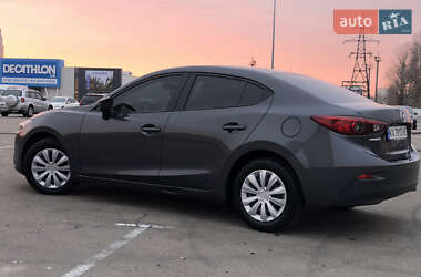 Седан Mazda 3 2016 в Киеве