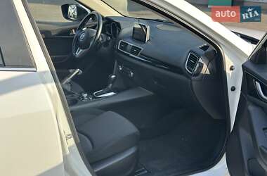 Седан Mazda 3 2015 в Киеве