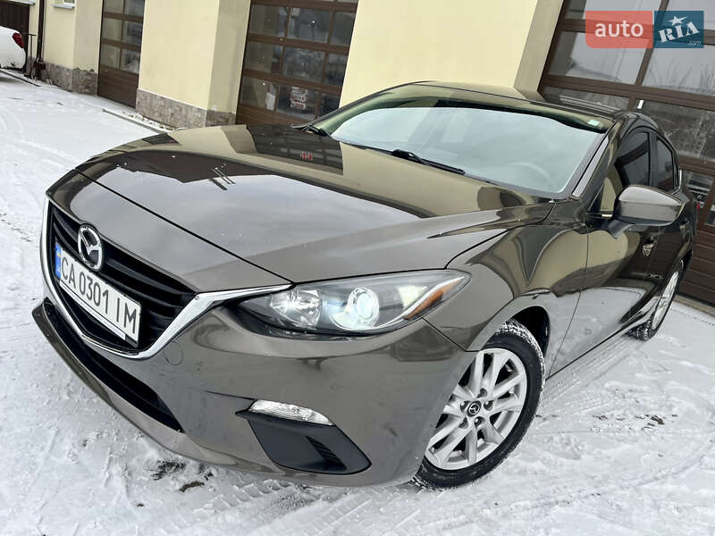 Седан Mazda 3 2015 в Черкасах