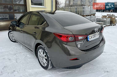 Седан Mazda 3 2015 в Черкасах