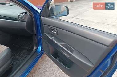 Седан Mazda 3 2005 в Овідіополі