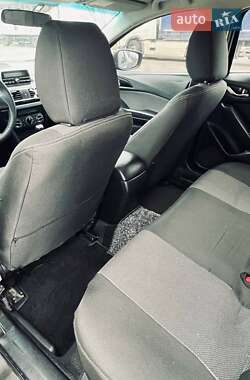 Хэтчбек Mazda 3 2015 в 