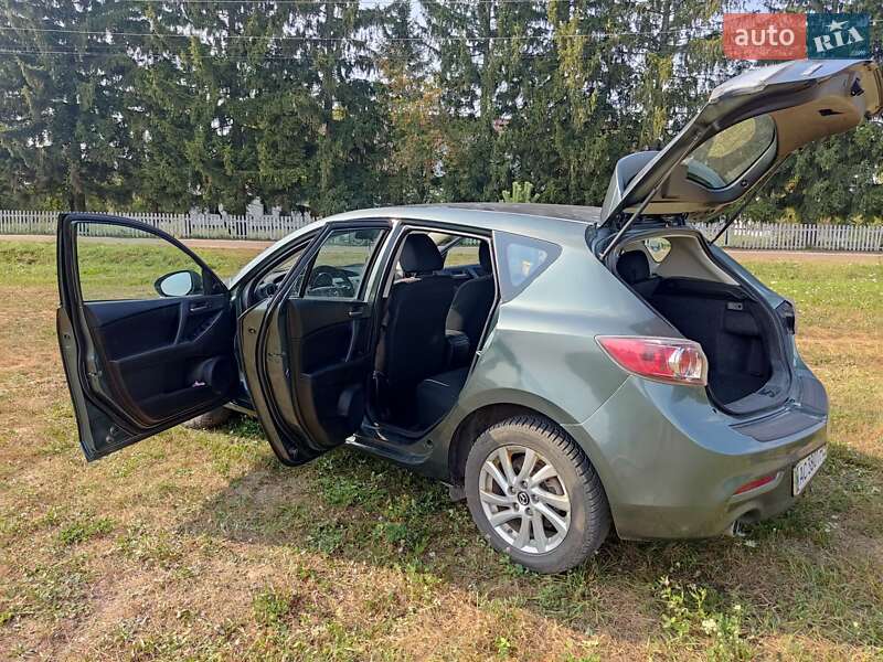 Хетчбек Mazda 3 2012 в Ратному