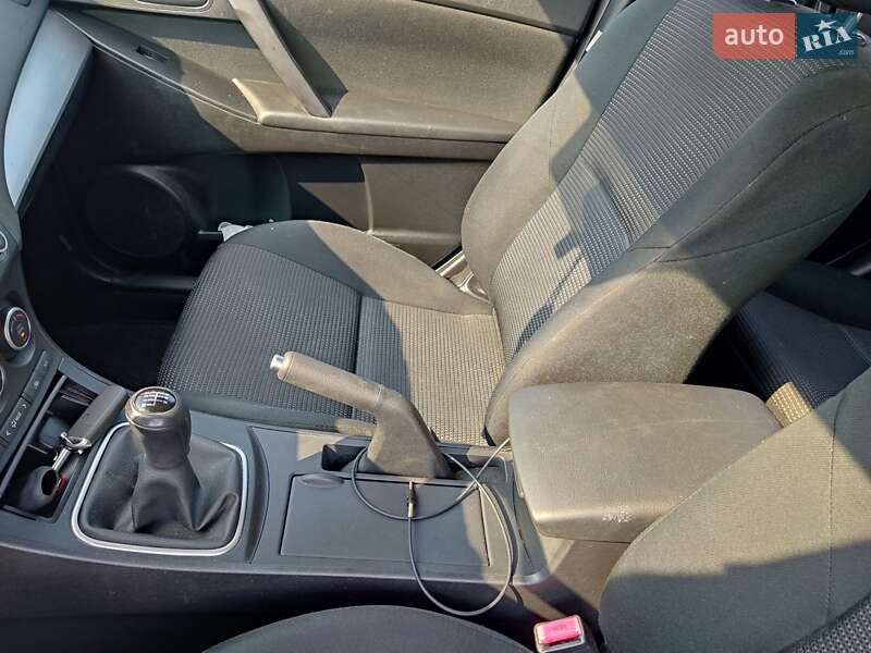 Хетчбек Mazda 3 2012 в Ратному