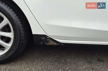 Седан Mazda 3 2012 в 