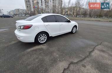 Седан Mazda 3 2012 в 