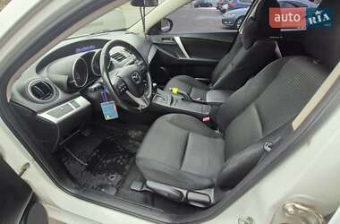 Седан Mazda 3 2012 в 