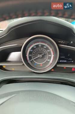 Хэтчбек Mazda 3 2016 в 