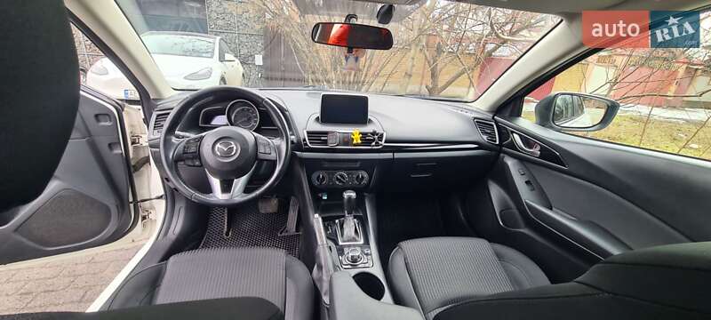 Хетчбек Mazda 3 2016 в Дніпрі
