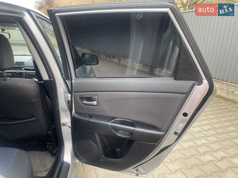 Хэтчбек Mazda 3 2003 в Кутах
