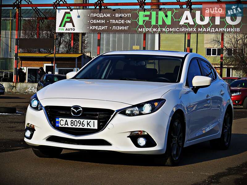 Седан Mazda 3 2015 в Черкассах