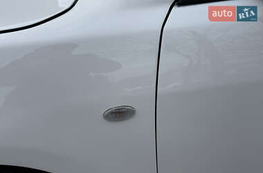 Седан Mazda 3 2004 в 