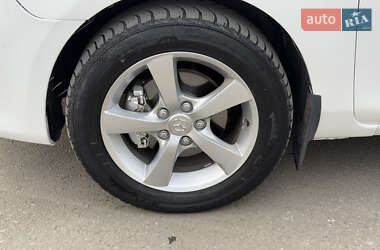 Седан Mazda 3 2004 в 