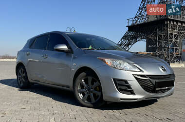 Хэтчбек Mazda 3 2010 в 