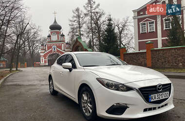 Хэтчбек Mazda 3 2015 в 