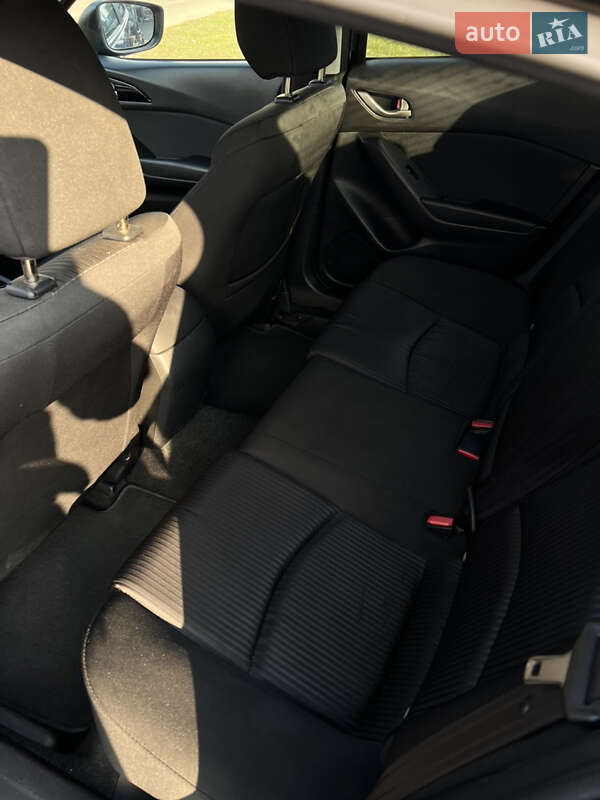 Седан Mazda 3 2016 в Одессе