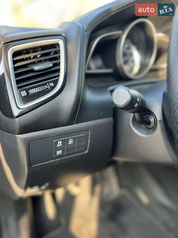 Седан Mazda 3 2016 в Одессе