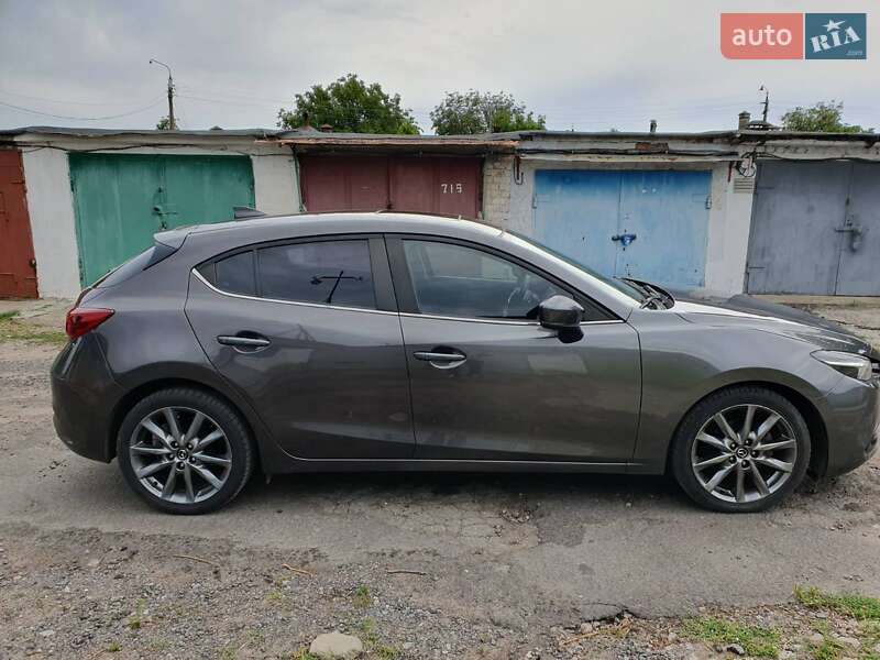 Хетчбек Mazda 3 2017 в Миколаєві