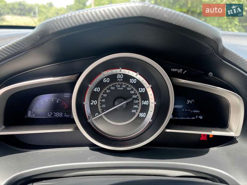 Седан Mazda 3 2015 в Кривому Розі