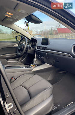 Седан Mazda 3 2017 в 
