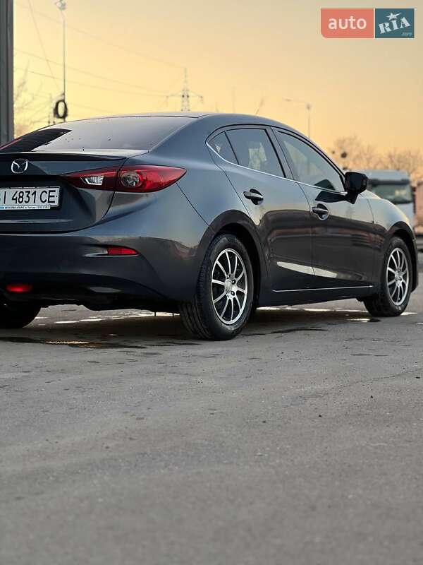 Седан Mazda 3 2016 в Полтаве