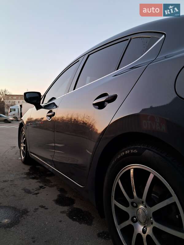 Седан Mazda 3 2016 в Полтаве