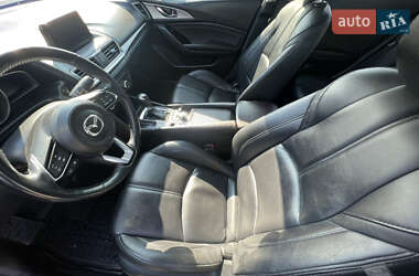 Седан Mazda 3 2018 в 