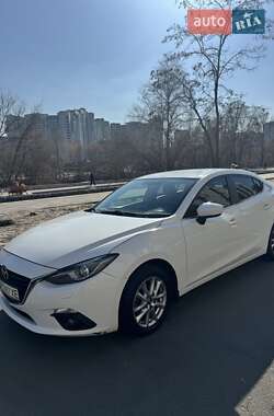 Седан Mazda 3 2015 в Киеве