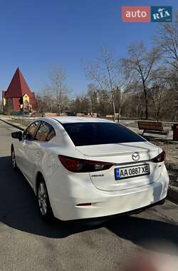 Седан Mazda 3 2015 в 