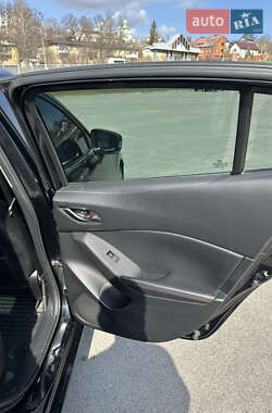 Седан Mazda 3 2014 в 