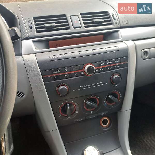 Хэтчбек Mazda 3 2004 в Запорожье