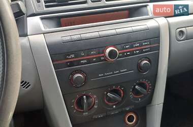 Хэтчбек Mazda 3 2004 в 