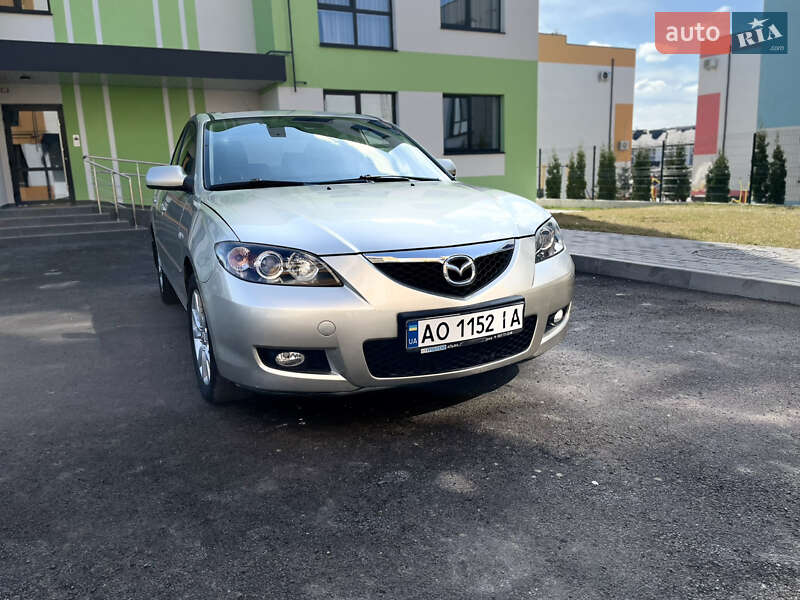 Седан Mazda 3 2006 в 