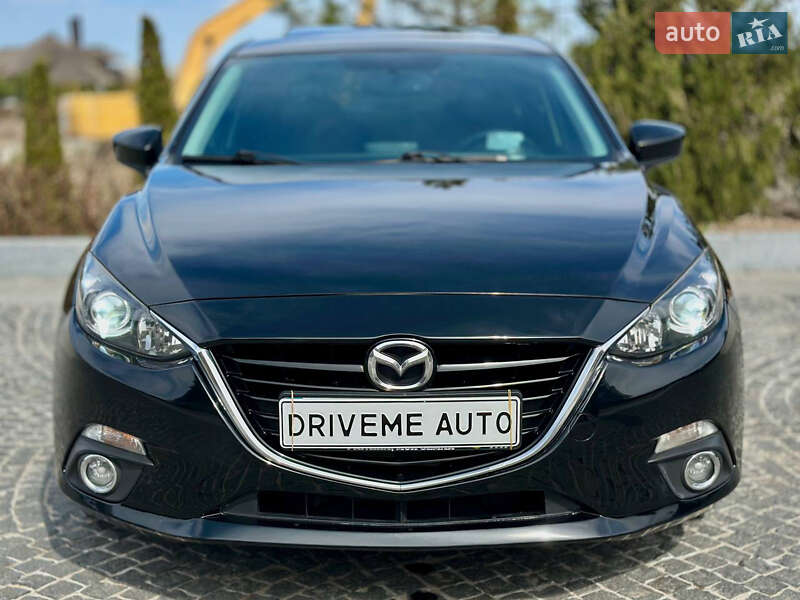 Седан Mazda 3 2015 в Днепре