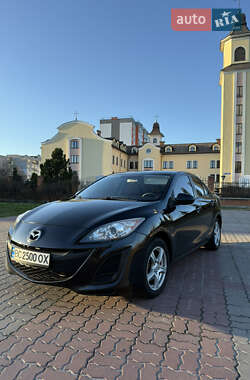 Седан Mazda 3 2010 в Обухове
