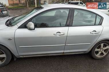 Седан Mazda 3 2004 в 