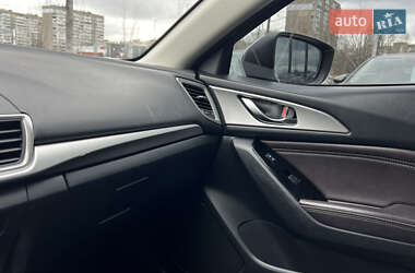 Седан Mazda 3 2018 в 