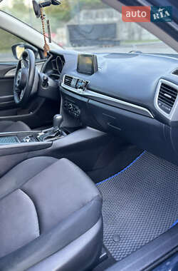 Хэтчбек Mazda 3 2016 в 