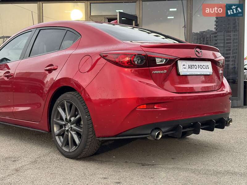 Седан Mazda 3 2016 в Киеве