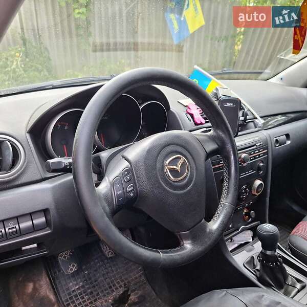 Седан Mazda 3 2005 в Тячеве