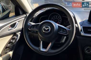 Седан Mazda 3 2016 в 