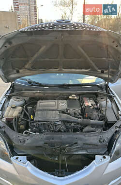 Хетчбек Mazda 3 2004 в 